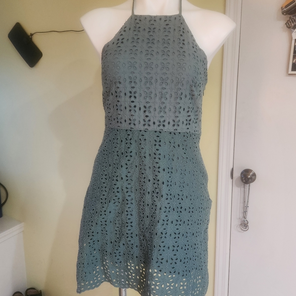 🚨PRICE DROP🚨 Gap eyelet sage green halter top dress size 6